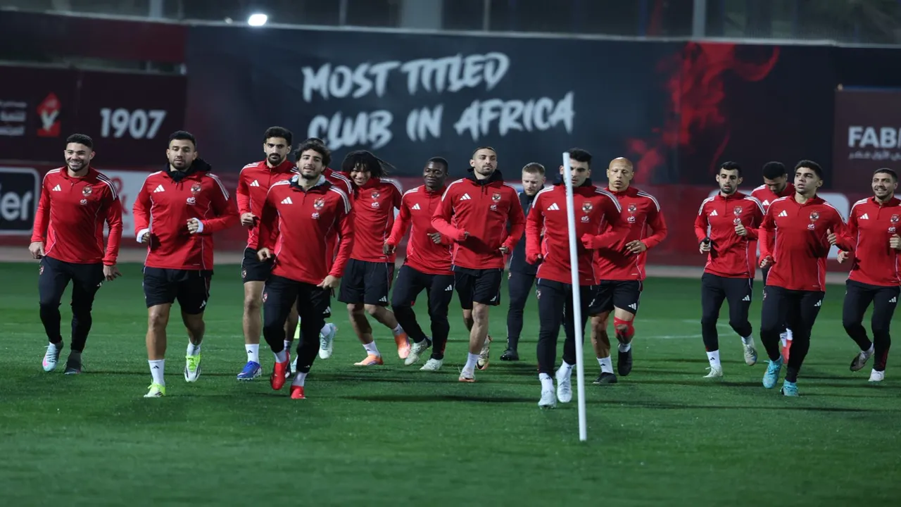 الأهلي يواصل تدريباته اليوم استعدادًا للمصري.. ويدخل معسكر مغلق غدًا
